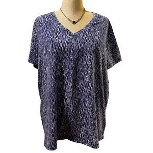 Blue and White Patterned V-Neck Top.wt5200